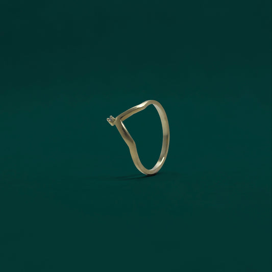 14karat gold ring with diamond shaped zirkonia1